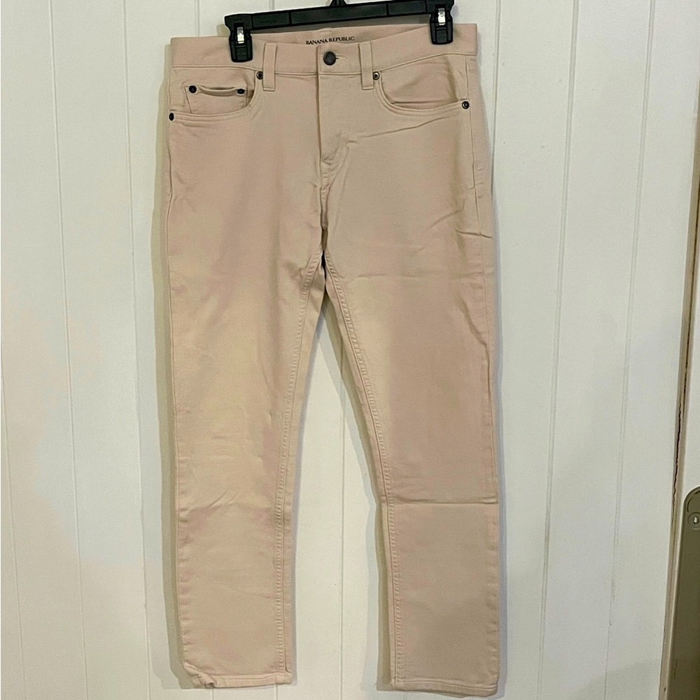 Banana Republic. Men’s Traveler Pant. 31 Waist. NWT
